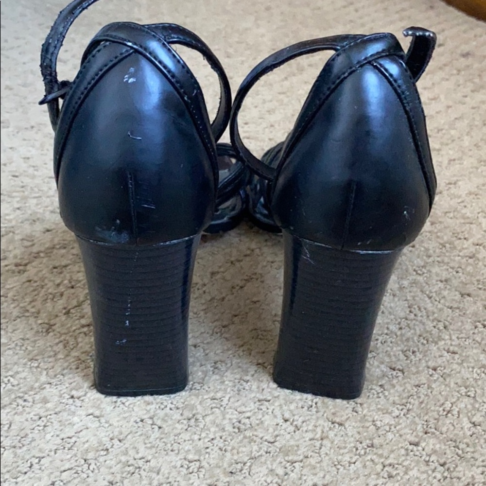 Heels - Picture 5 of 6